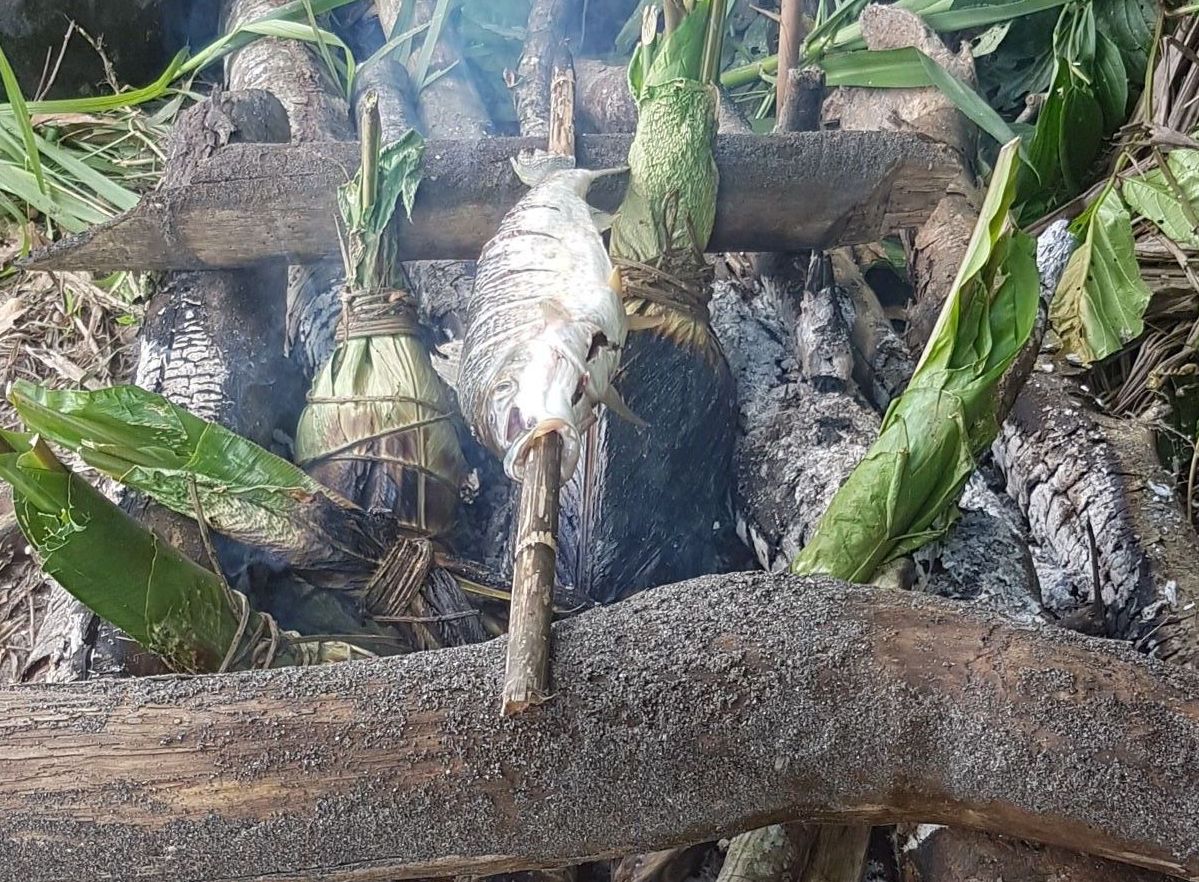 Fisch auf dem Feuer.